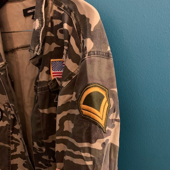 Ashley Mason camouflage patchwork coat. - Picture 3 of 6